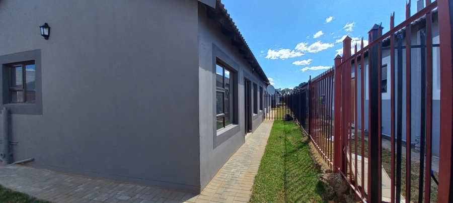 To Let 3 Bedroom Property for Rent in Heidedal Free State